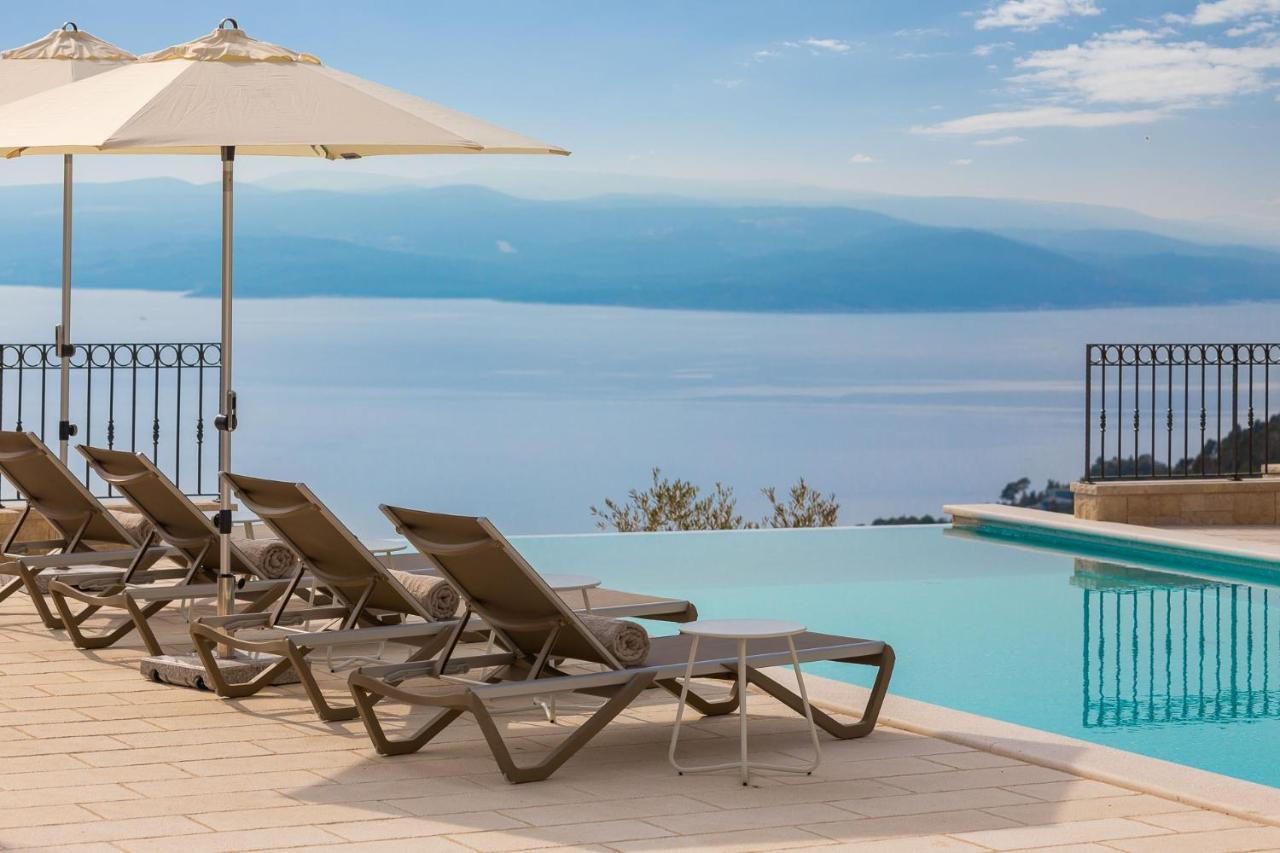 Luxury Vespera Villa *