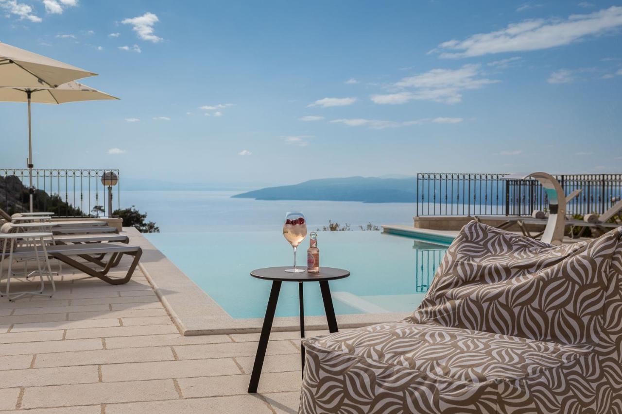 Luxury Vespera Villa